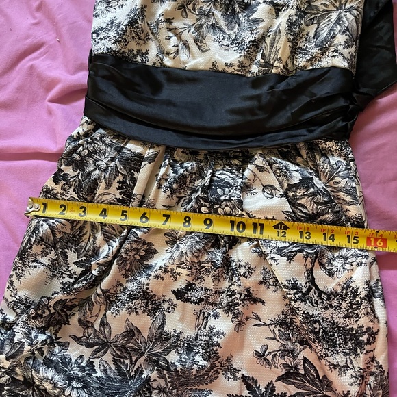 SUPER cute dress. Worn once - Picture 2 of 8